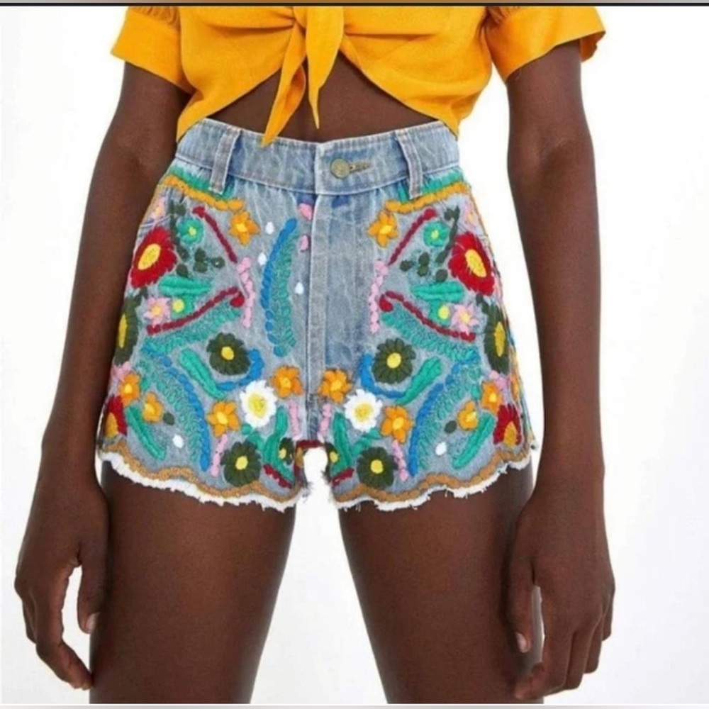Farm Rio Floral Embroidered Denim Shorts Size L
